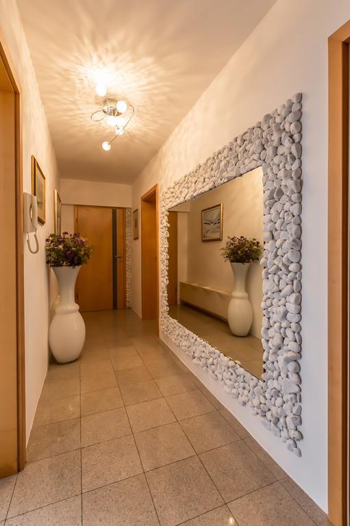 Komenda Angel'S Nest Apartment מראה חיצוני תמונה