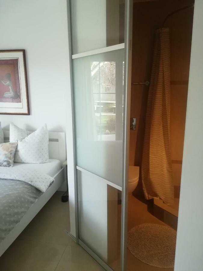 Komenda Angel'S Nest Apartment מראה חיצוני תמונה