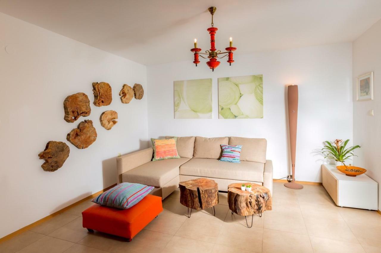 Komenda Angel'S Nest Apartment מראה חיצוני תמונה